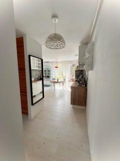 The Airport Loft - 6