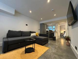 Two Bedroom House In Kilburn - Londra - 0