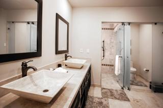 Stunning 3BR Condo with Ocean Views, Golf Course & Resort Amenities - 1