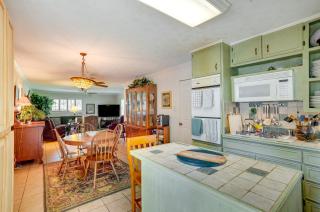 Lovely Bryan Home with Deck - 4 Mi to Kyle Field! - 1