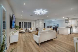 Single Story minutes from Summerlin with RV Parking & Dog Friendly - 6