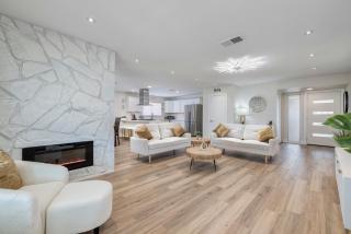 Single Story minutes from Summerlin with RV Parking & Dog Friendly - 3