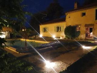 Charmant Gîte avec Piscine Privative et Terrasse à Charroux, Village Médiéval - FR-1-489-394 - Charroux-dʼAllier - 5