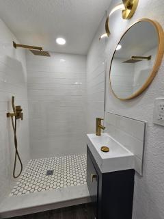 The Hideaway DT Orlando Tiny Home w Free Parking - 3