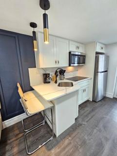 The Hideaway DT Orlando Tiny Home w Free Parking - 1