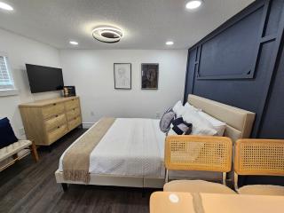 The Hideaway DT Orlando Tiny Home w Free Parking - 4