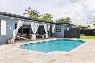 Spacious 4 Bedroom 3 Bathroom House with Heated Pool and Outdoor Shower close to FFL Airport and Cruise Port - Plantation - 9