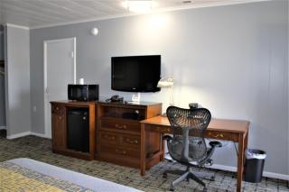 Hometowne Inn & Suites - 3