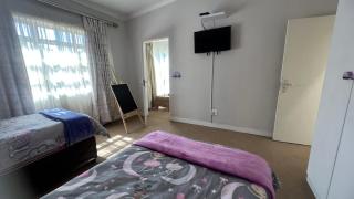 Sizanazo Guest House - Family Suite - Joanesburgo - 3