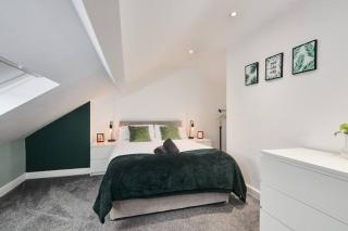 Haw Hill House - modern 4 bed - 9