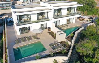 Pet Friendly Home In Lun - 1