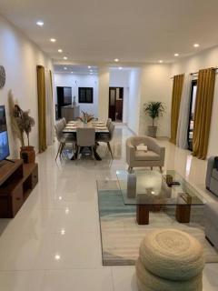 Villa moderne securisee 24H sur 7J -  - 7