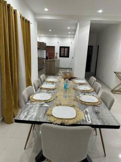 Villa moderne securisee 24H sur 7J - - 5