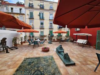 The Spanish Palace, Suites, Rooms, Apartments & Terraces - Naples - 9