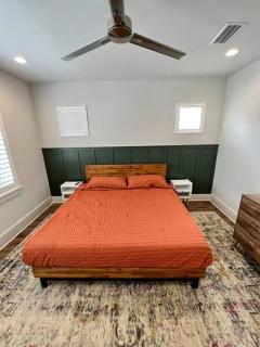 Spacious 4BR Beach Home with Golf Cart & Pool Access - Destin - 8