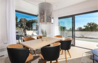 Beautiful Home In Lun - 6