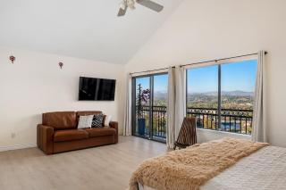 Sun&Star Studded Central Luxury with Hottub, Pool, Views - Escondido - 1