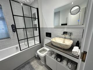 A luxury 2 bedroom apartment - Barnet - 4