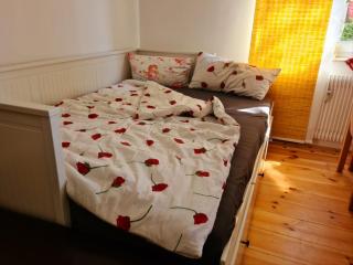 Nana-EG-80m2 sanierter Altbau-Parkplatz-kleiner Garten-WLAN-NETFLIX-2Zimmer-Küche-Dusche-Wanne-Waschmaschine - Oberhausen - 7