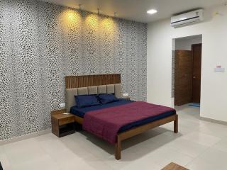 Royal Nest Premium - Pune - 9