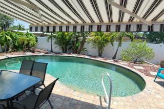 Coral Cottage pool gas firepit a 2bed 2bth sleeps 6 - Palm Harbor - 0