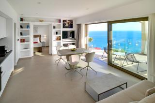 LIVINGHOME SUITES - 5