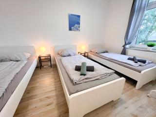 3 Zimmer mit 6 Betten, große Küche, neues Bad, 7min zur A1 - Hagen - 9