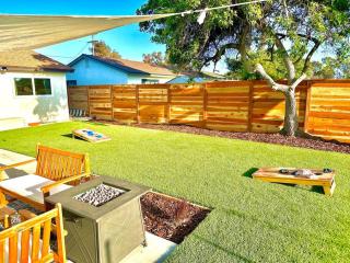 Modern Home with View and Large Private backyard - San Diego - 5