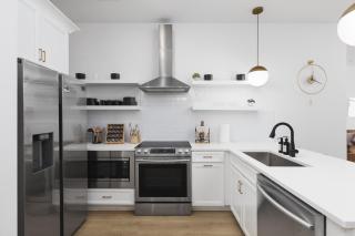 Trendy East Nashville near Coffee Shops & Downtown - 1