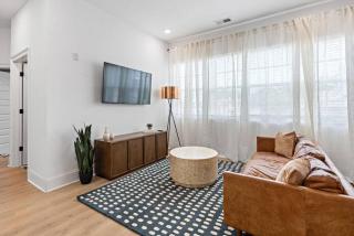 Spacious Modern 4 Bed 2 Bedroom near Downtown - Nashville - 0