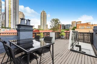 Ultimo l Renovated 2 Bedroom House With Rooftop Balcony - 1