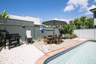 4B2.5B Family Getaway w Pool BBQ - Gold Coast - 5