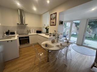 Gîtes confortables pour 2 couples ou 4 personnes, centre de Moulins, à proximité des attractions, jardin et terrasse. - FR-1-489-473 - Moulins - 2