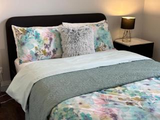 Daisy Cottage on Duke 3BR - 6