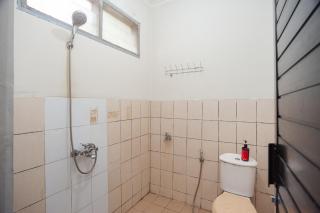 RedDoorz Plus near RS PMI Bogor - 4