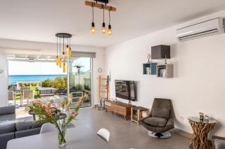 Ayia Thekla Seafront Villa Dagi - 2