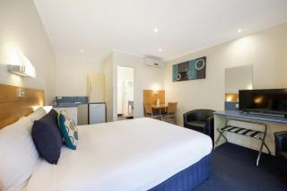 Hamilton Townhouse Motel - 3