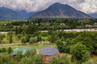 StayVista at Gaash Cottage - Pet Friendly Villa with Lawn, Bonfire, WiFi - Sonāmarg - 6