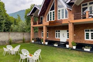 StayVista at Gaash Cottage - Pet Friendly Villa with Lawn, Bonfire, WiFi - Sonāmarg - 4