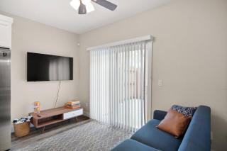 Modern 3BR near Downtown & UCD MedCenter w/ Free Parking - 7