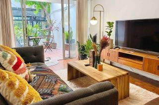 Flip Flop In Townhouse - 2