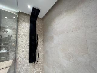 ZELUN Suite Torremolinos Center - Torremolinos - 3