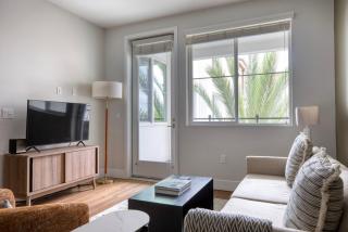 Carmel Valley 1br w spa gym walk to groceries SAN-27 - 9