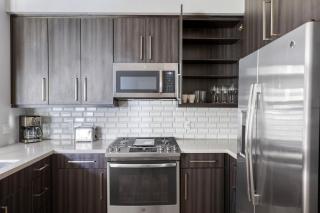 Carmel Valley 1br w spa gym walk to groceries SAN-27 - 4