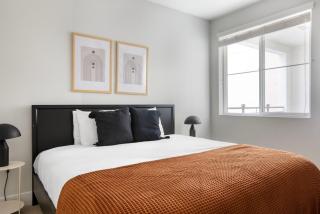 Carmel Valley 1br w spa gym walk to groceries SAN-27 - 3