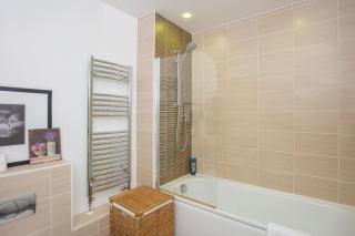 Unique & Welcoming 2BD Flat in Limehouse - Londra - 8
