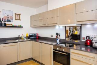 Unique & Welcoming 2BD Flat in Limehouse - Londra - 2