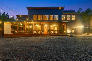 Unwind in Style! *NEW* Sip and Stay Hideaway - 5