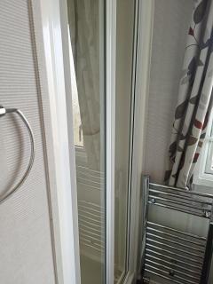 Lovely 8 Berth Caravan With Decking At Breydon Water Holiday Park Ref 10035Rp - 1