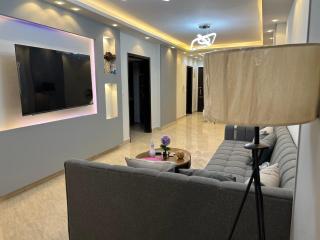 Modern flat 3 rooms and 2 bathroom amazing location شقة فندقية حديثة و جديدة كاملة مدينة نصر بالقرب من ستي ستارز 2 غرف نوم 2 حمام وصالة و بلكونة - 2